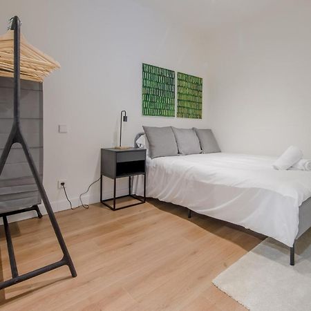 Modern Apt & Cool Interior Design En El Retiro Madri Exterior foto