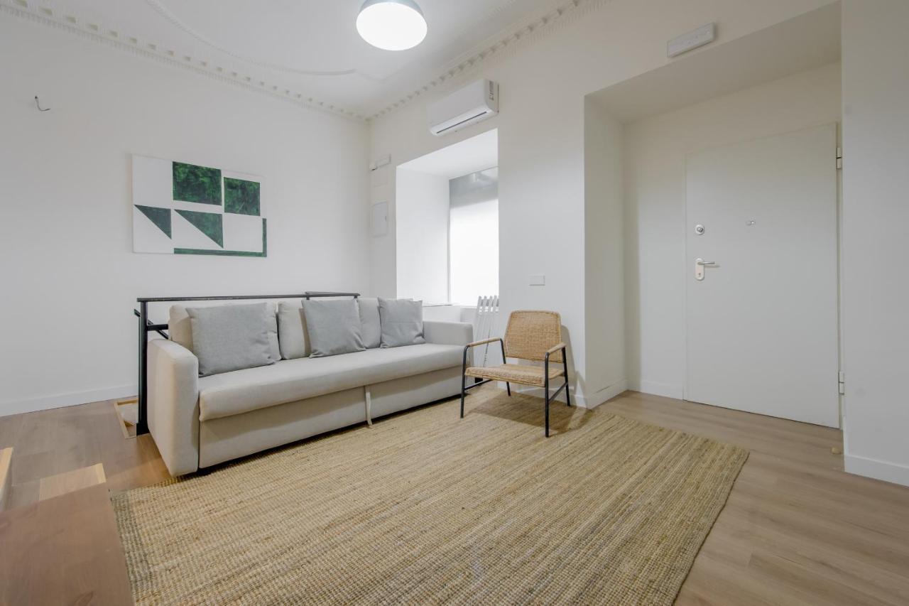 Modern Apt & Cool Interior Design En El Retiro Madri Exterior foto