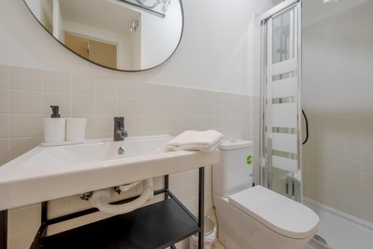 Modern Apt & Cool Interior Design En El Retiro Madri Exterior foto