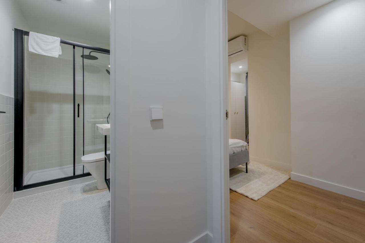 Modern Apt & Cool Interior Design En El Retiro Madri Exterior foto